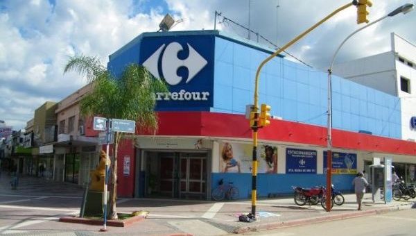 Tras presentar el Preventivo de Crisis, Carrefour cierra la primera sucursal Tras presentar el Preventivo de Crisis, Carrefour cierra la primera sucursal