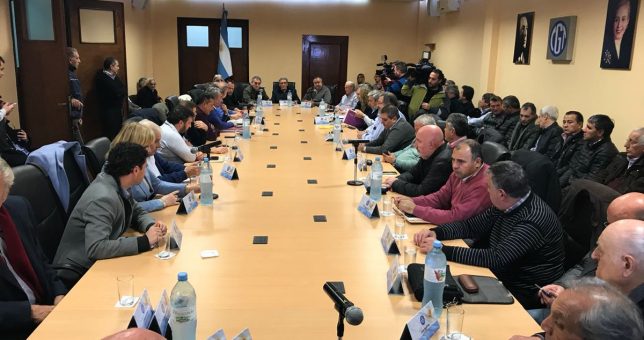 El Comunicado de la CGT que le pide a Macri cambios en el rumbo de la política económica El Comunicado de la CGT que le pide a Macri cambios en el rumbo de la política económica