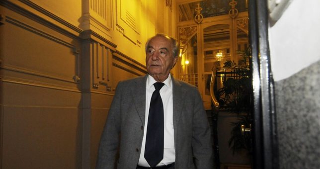 Detectan 6 mil muertos en el padrón y el Gobierno porteño le suelta la mano a Cavalieri Detectan 6 mil muertos en el padrón y el Gobierno porteño le suelta la mano a Cavalieri