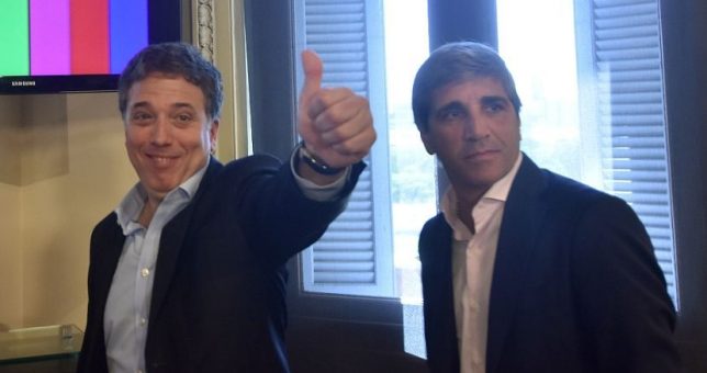 La otra cara del ajuste: el Gobierno gasta más en intereses de deuda que en salarios La otra cara del ajuste: el Gobierno gasta más en intereses de deuda que en salarios