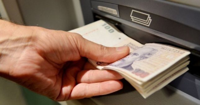 Los salarios se derrumban y perderán hasta 8% este año Los salarios se derrumban y perderán hasta 8% este año