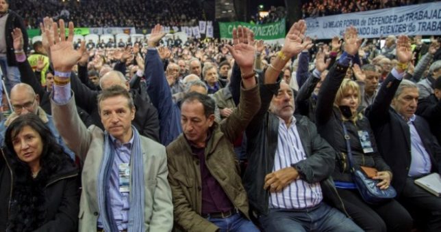 En medio de la batalla con Moyano, la CGT debate la realización de un paro general