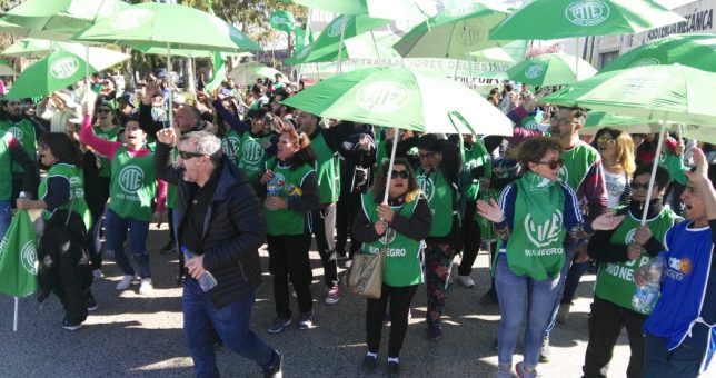 Todo el arco sindical paraliza Río Negro contra la política económica de Macri