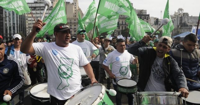 Tras su salida de la CGT, Camioneros marcha contra la millonaria multa que le puso Triaca