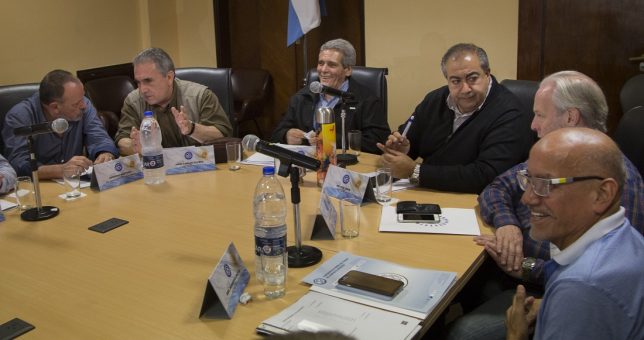 El triunvirato ratificó el paro y abrochó el regreso de la UOM a la conducción de la CGT