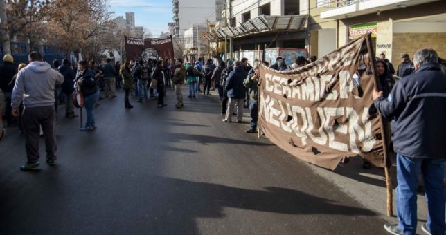 Ceramistas reclamaron la expropiación y estatización de Cerámica Neuquén
