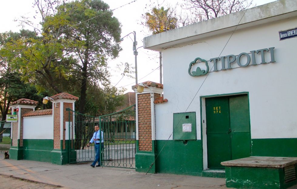 La textil Tipoití en crisis: pidió preventivo, paralizó la producción y sus 800 empleados temen ser despedidos