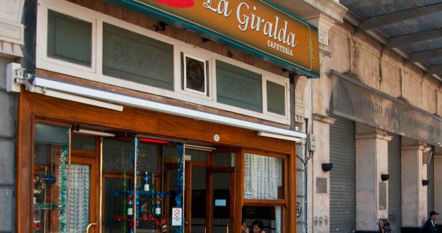 La caída de consumo arrastra otro emblema porteño: baja la persiana La Giralda