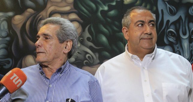 A la espera del decreto de Macri, la CGT se reúne para analizar si desactiva el paro A la espera del decreto de Macri, la CGT se reúne para analizar si desactiva el paro