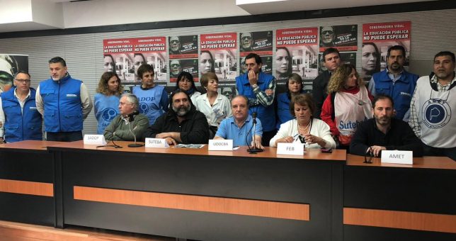 Los docentes volverán a parar el martes y el miércoles realizarán un banderazo “por la soberanía educativa”