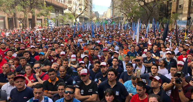Muerza movilizó una multitud, pidió reapertura de paritarias y avisó que no se dejará robar las elecciones Muerza movilizó una multitud, pidió reapertura de paritarias y avisó que no se dejará robar las elecciones