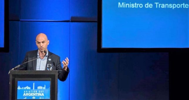Dietrich volvió a la carga y dijo que los sindicatos “destruyen a Aerolíneas Argentinas”