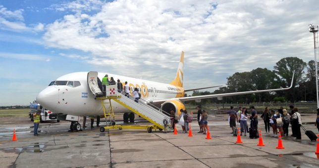 Flybondi despide a empleados que se afilian y hoy marchan para repudiarlo Flybondi despide a empleados que se afilian y hoy marchan para repudiarlo