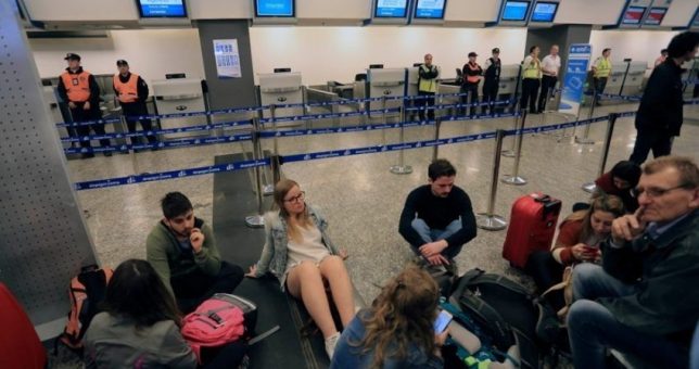 Al final el Gobierno dio marcha atrás y dejó sin efecto la habilitación de pilotos extranjeros Al final el Gobierno dio marcha atrás y dejó sin efecto la habilitación de pilotos extranjeros