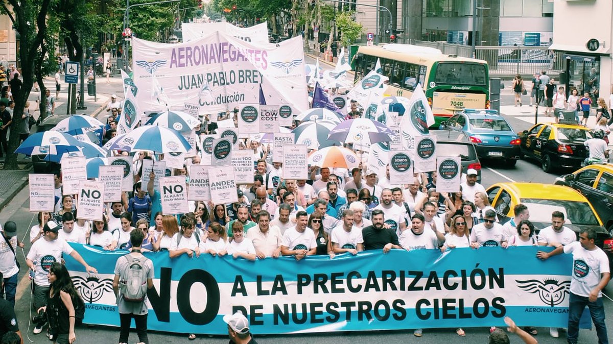 Transversal respaldo gremial en la protesta de Aeronavegantes contra la política de transporte de Cambiemos