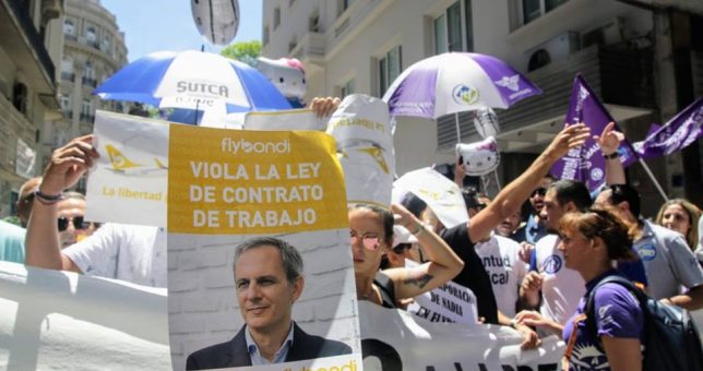 Aeronavegantes acusan Flybondi de ir en busca de “destruir toda la cultura del trabajo sindicalizado” Aeronavegantes acusan Flybondi de ir en busca de “destruir toda la cultura del trabajo sindicalizado”