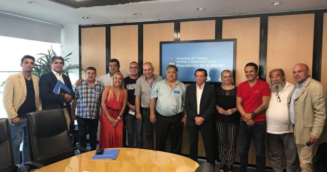 Sica relanza la relación con los gremios y prometió reavivar los expedientes que Triaca cajoneaba Sica relanza la relación con los gremios y prometió reavivar los expedientes que Triaca cajoneaba