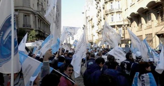 Químicos renegociaron paritarias y cerraron 38% Químicos renegociaron paritarias y cerraron 38%