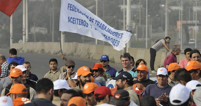Aceiteros quemó todos los papeles: acordó paritaria de 75% y bono de casi 34 mil pesos Aceiteros quemó todos los papeles: acordó paritaria de 75% y bono de casi 34 mil pesos