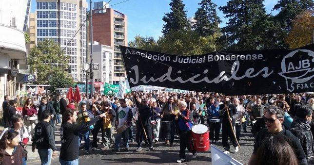 Judiciales bonaerenses van al paro porque Vidal insiste con cerrar la paritaria 15 puntos abajo de la inflación Judiciales bonaerenses van al paro porque Vidal insiste con cerrar la paritaria 15 puntos abajo de la inflación
