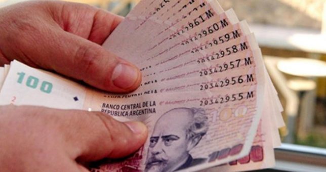 La mitad de los ocupados gana menos de 15.500 pesos