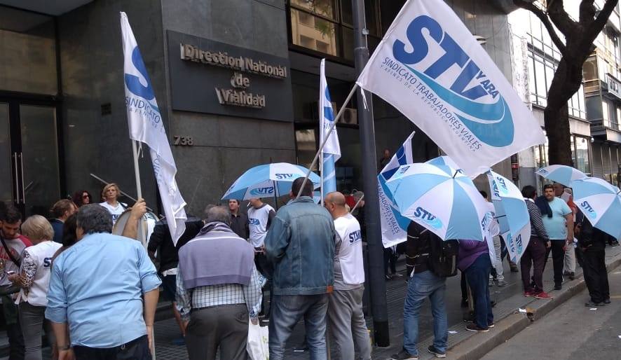 Viales denuncian avance privatizador y la venta de la sede del organismo en Corrientes