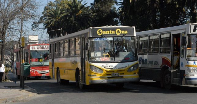 Choferes de cinco líneas paralizaron el servicio en Jujuy