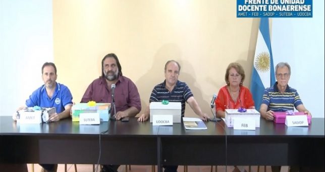 Los docentes cerraron el año recordando que Vidal paga “salarios miserables y en negro” Los docentes cerraron el año recordando que Vidal paga “salarios miserables y en negro”