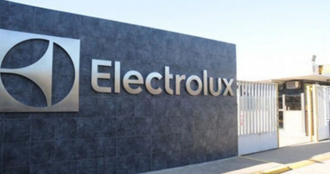 Denuncian otros 20 despidos en Electrolux y 100 telegramas en camino