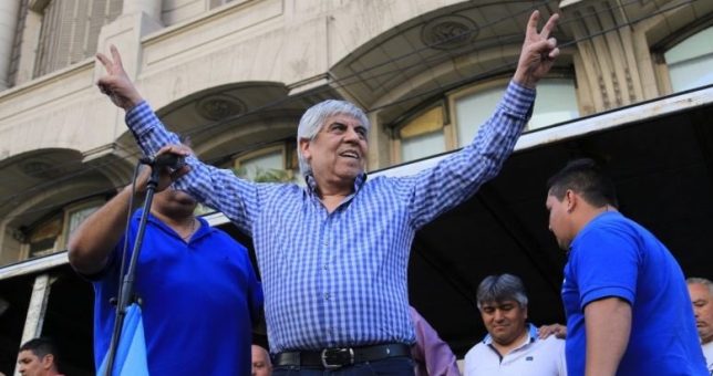 Hugo Moyano anticipó que en los próximos meses “habrá un paro general” Hugo Moyano anticipó que en los próximos meses “habrá un paro general”
