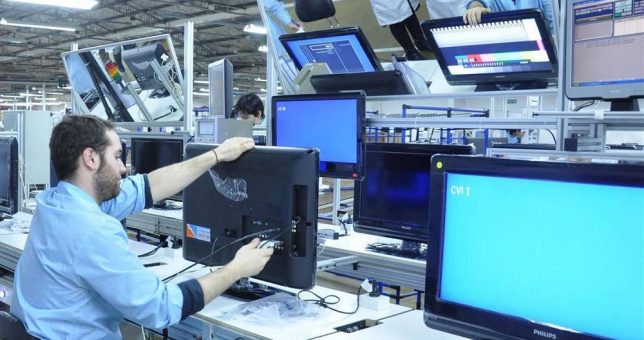Por el derrumbe de las ventas, la fabricación de televisores caerá 30% este año Por el derrumbe de las ventas, la fabricación de televisores caerá 30% este año