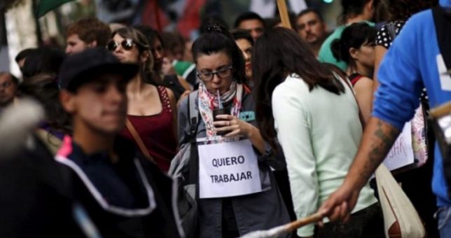 El Gobierno se autosupera: duplicaron los despidos de 2017