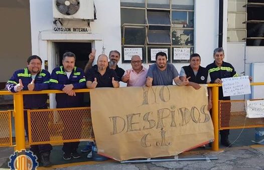 Por despidos, los metalúrgicos paralizan la planta de Siderar en Morón