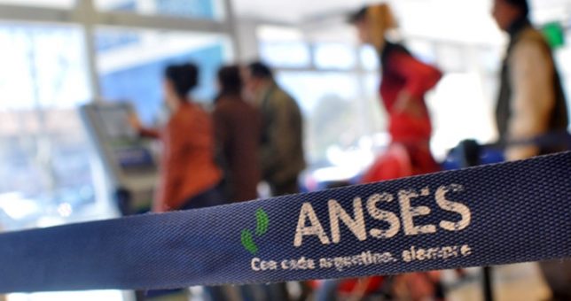 Por decisión del Gobierno, más trabajadores perderán las asignaciones familiares Por decisión del Gobierno, más trabajadores perderán las asignaciones familiares