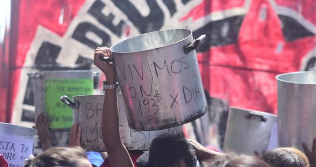 Con cortes de ruta, ollas populares y acampes frente a supermercados, organizaciones sociales piden respuestas frente al hambre Con cortes de ruta, ollas populares y acampes frente a supermercados, organizaciones sociales piden respuestas frente al hambre