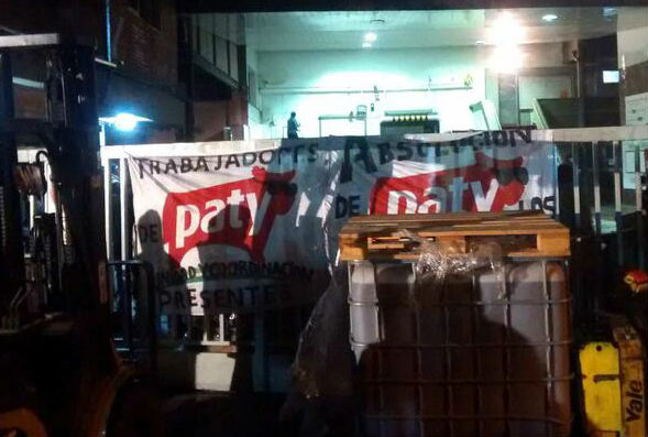 Empleados de Paty ocupan la fábrica por despidos