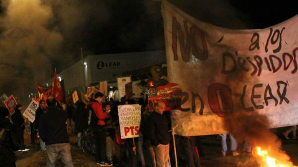 Trabajadores de Lear sacan el conflicto a la calle