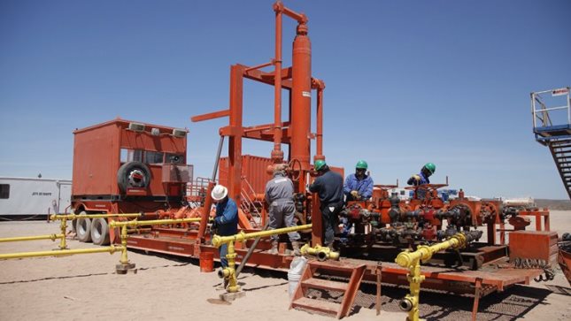 Petroleros cerraron aumentos de hasta 38%