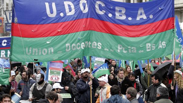 Maestros bonaerenses decidirán plan de lucha