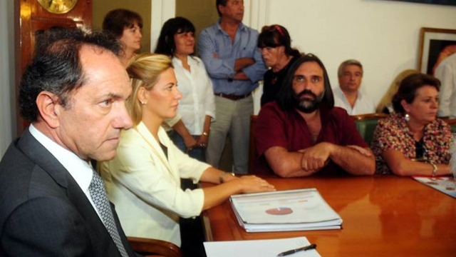 Scioli le pidió colaboración a los docentes