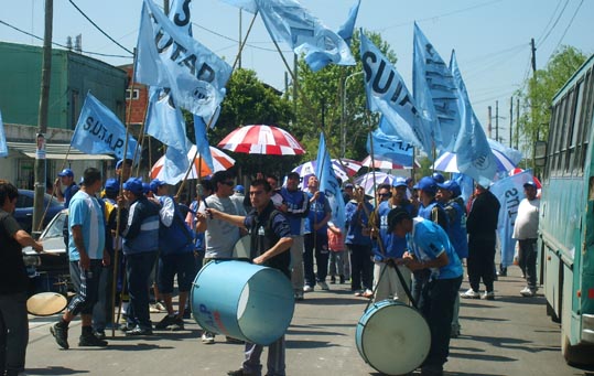 Portuarios alertan por los fondos de la actividad