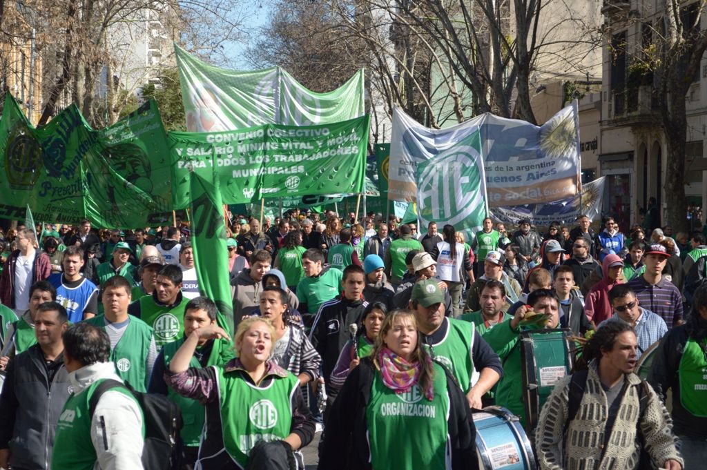 Trabajadores públicos contra el presupuesto