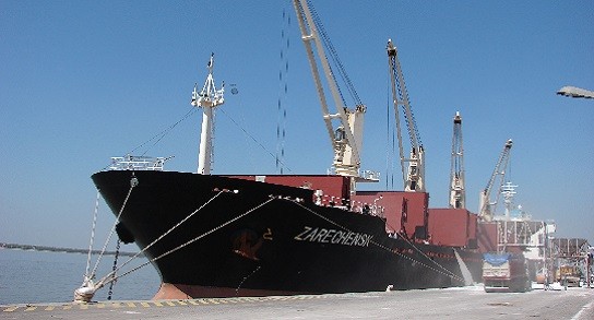 Portuarios siguen bloqueando el puerto de Rosario