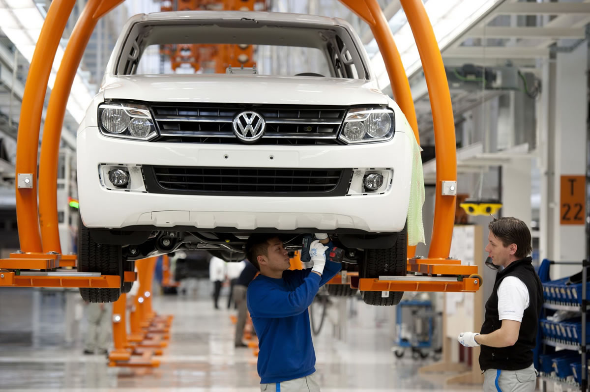 Denuncian despidos persecutorios en Volkswagen