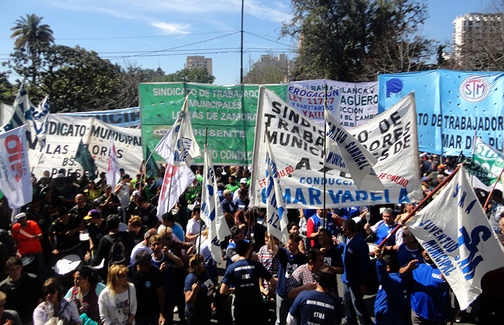 Municipales marchan a la legislatura bonaerense