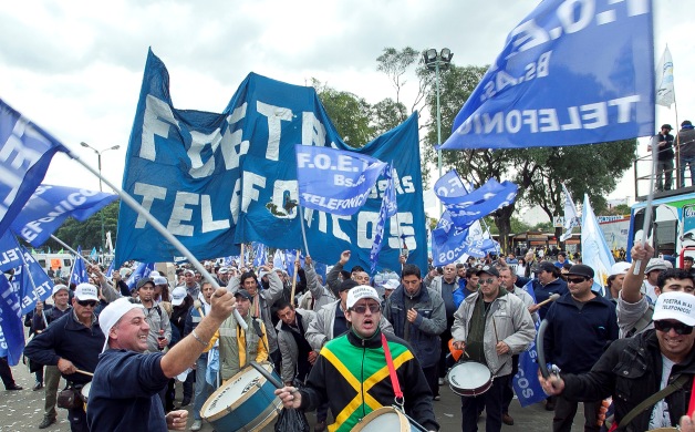 Telefónicos van por reapertura de paritarias