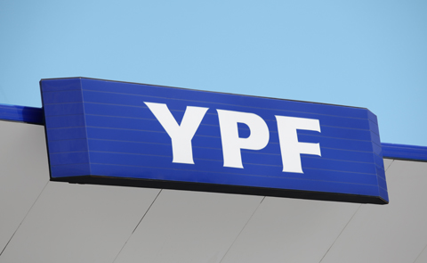 Los petroleros levantaron el paro en YPF