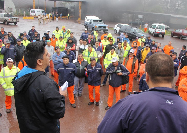 Conflicto por 130 despidos en el puerto de Rosario