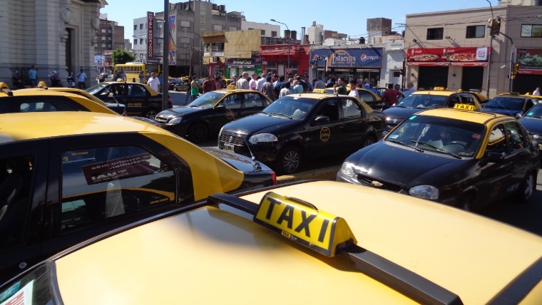 Rosario: paro de taxis por el crimen de un chofer