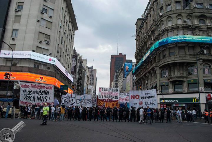 Protesta en la cámara de comercio norteamericana